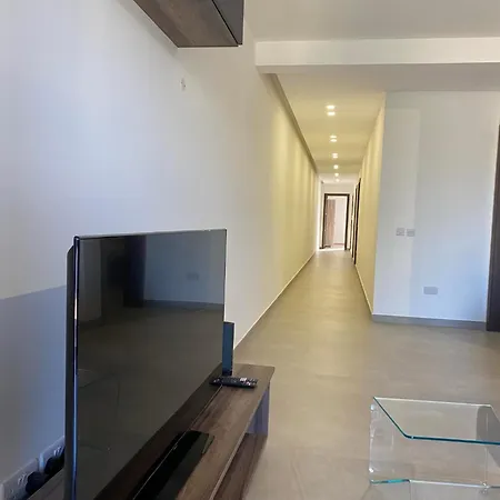 An Immaculate 3 Bedroom In *