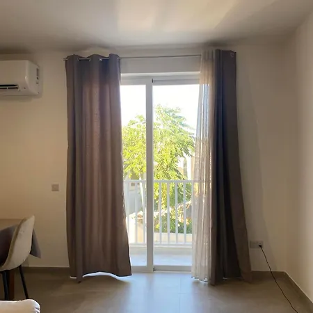 アパート An Immaculate 3 Bedroom In *