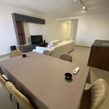 An Immaculate 3 Bedroom In *